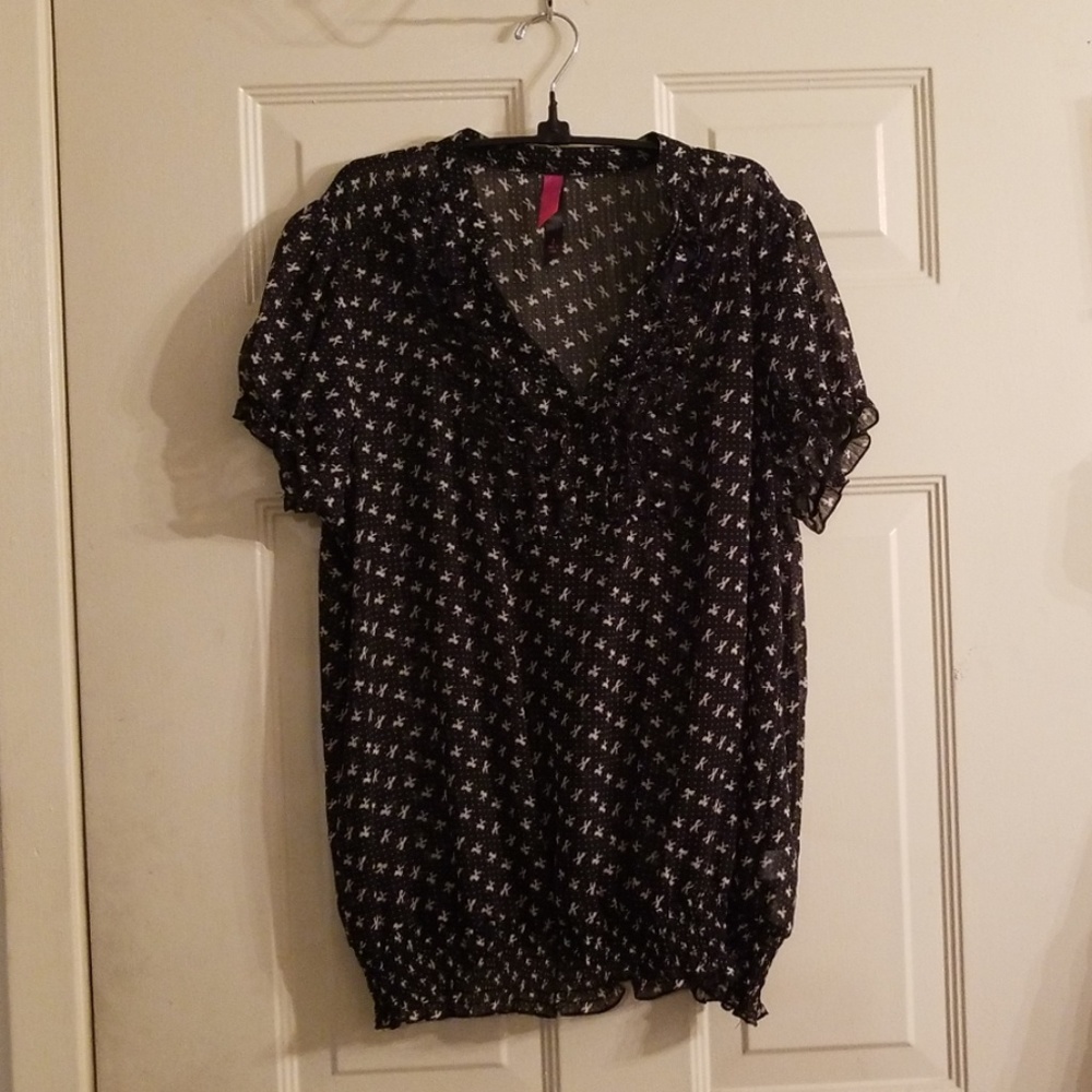 Plus Size bow shirt from Pure Engery size 2!